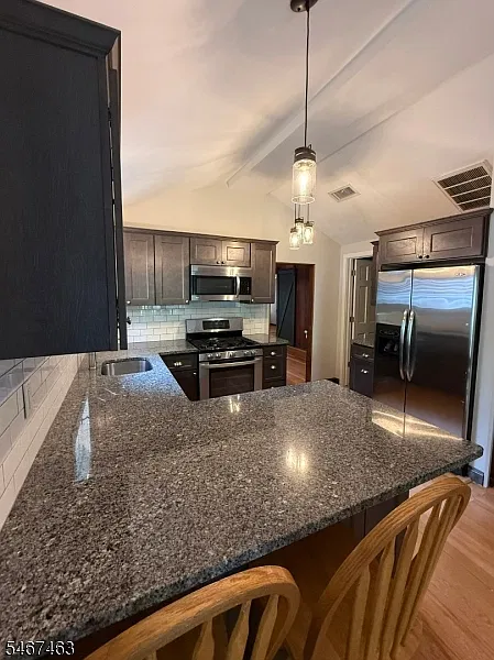 3 bed, 1.5 bath, 1196 sqft, $2,800 — Photo 3