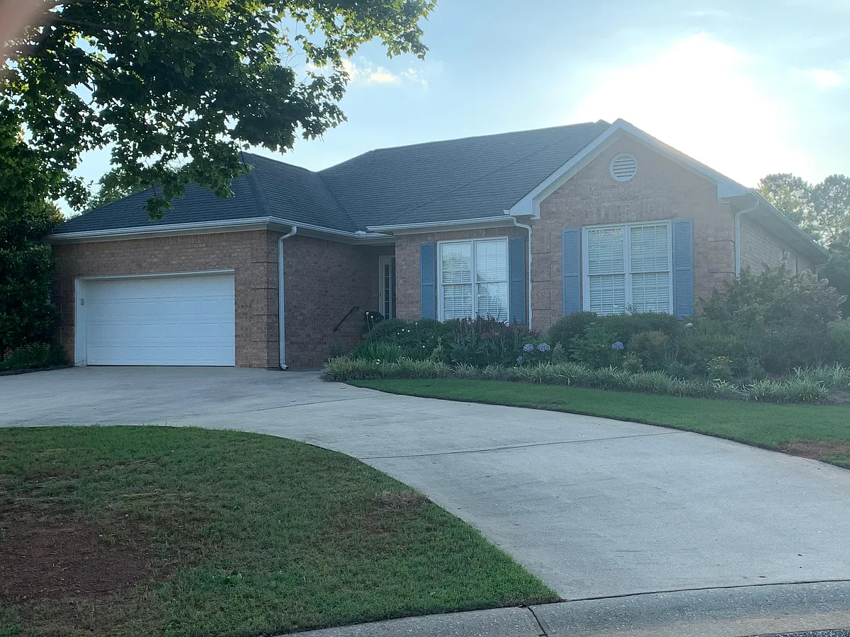 Circular Drive + 2-Car Garage - 415 Saint Ives Trce
