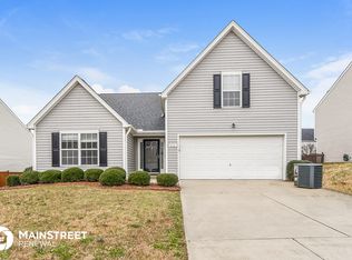 832 Willow Bay Dr, Fuquay Varina, NC 27526