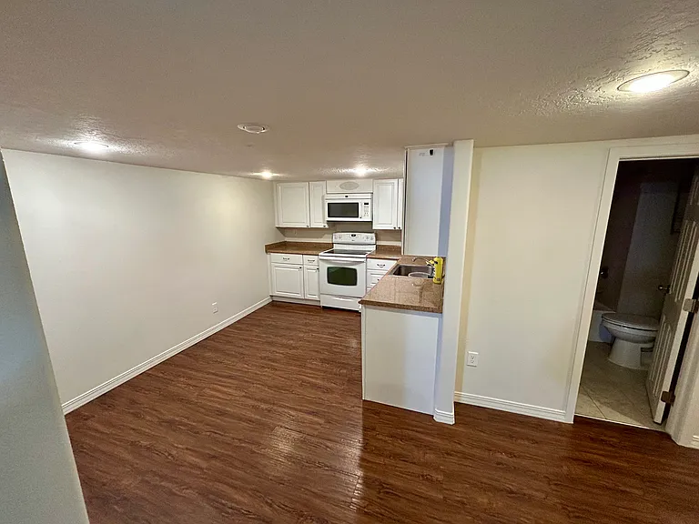 1224 Palmer Ln #B — Photo 4
