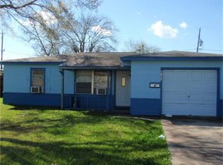 1012 S 2nd St, La Porte, TX 77571