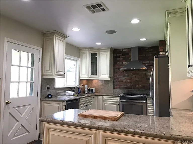 1753 S 9th St — Photo 5