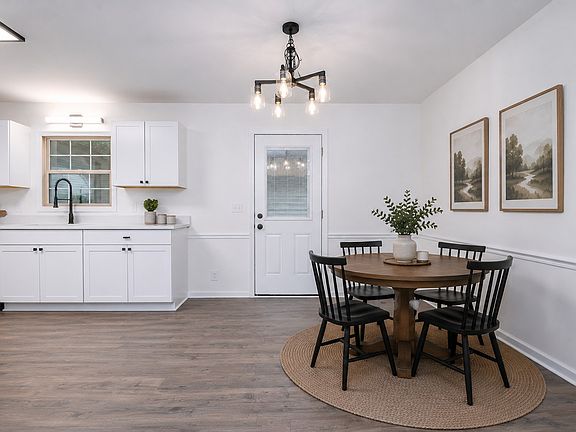 3rd image of 3012 Settlers Rd