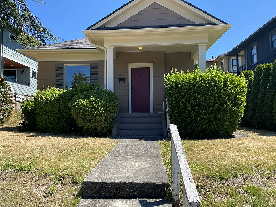 2406 9th Ave W #2406