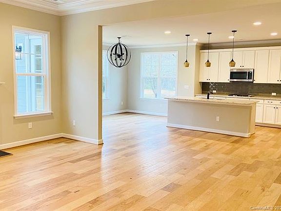 4th image of 5513 Kool Springs Dr #3B