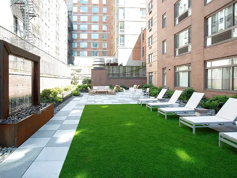 311 W 50th St #5G — Photo 7