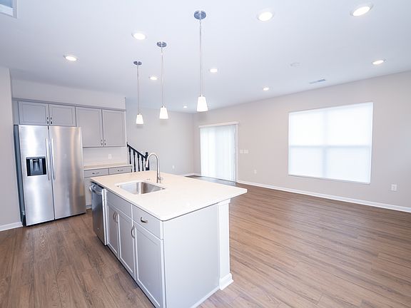 5th image of 5020 Pebble Ct