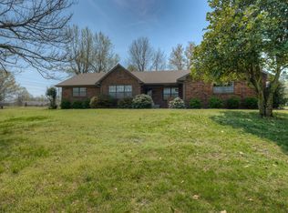 761 Oak Crst, Baxter Springs, KS 66713