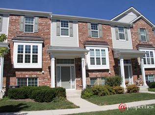 3307 Redbud Dr, Lindenhurst, IL 60046