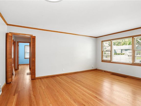 3rd image of 5605 Horton St