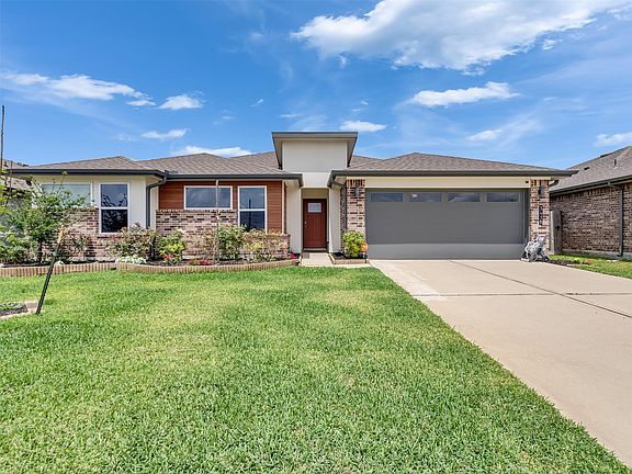 3rd image of 3438 Lake Landing Ln