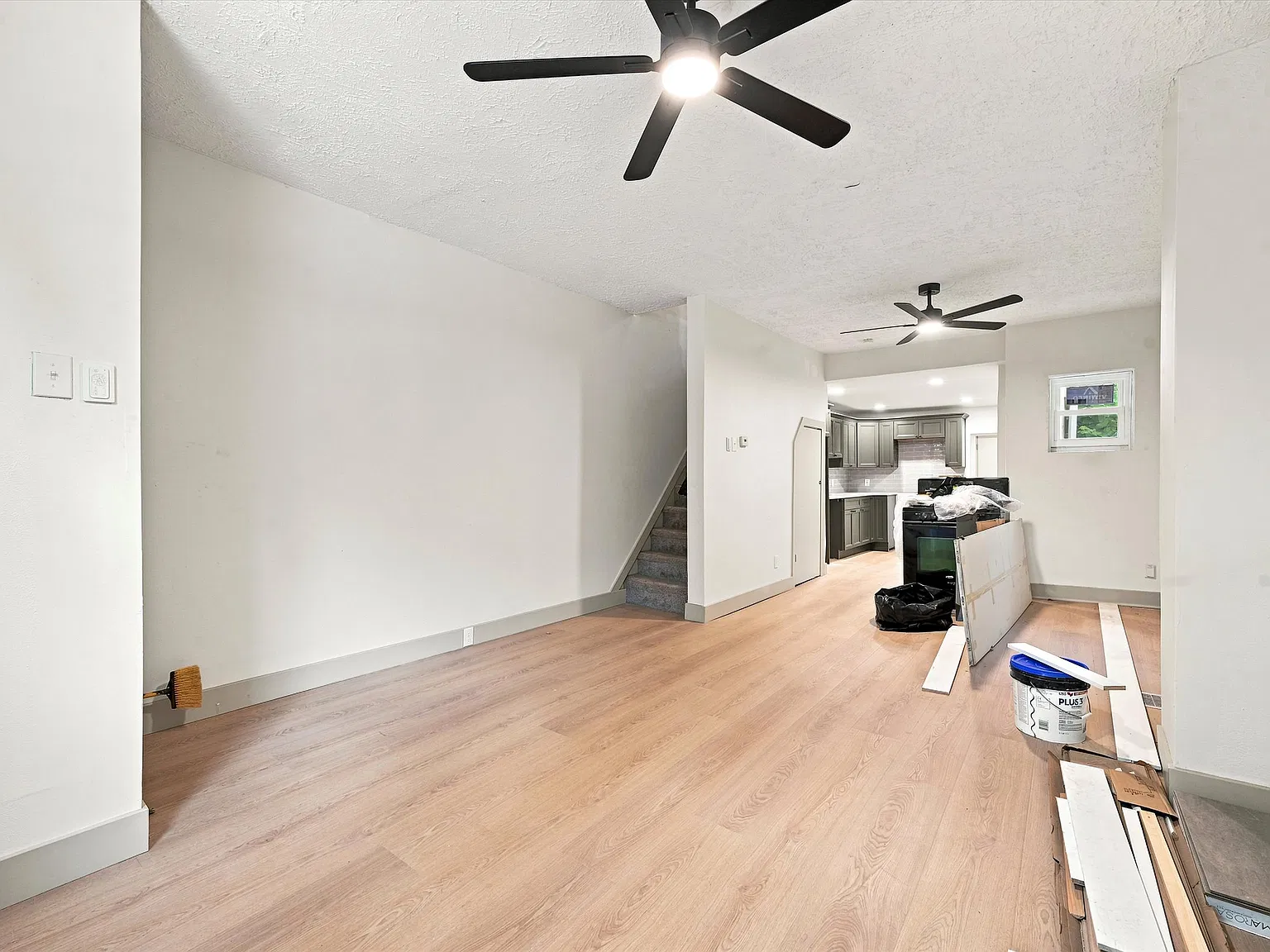 2 bed, 1.5 bath, 960 sqft, $1,680 — Photo 2