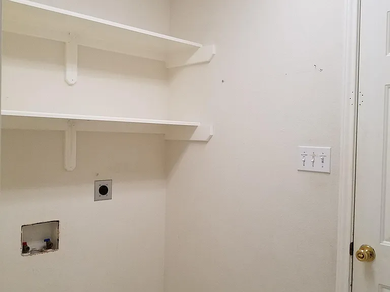 3926 Duke Ln — Photo 6