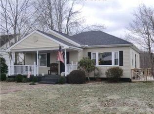 2741 5th St, Hurricane, WV 25526