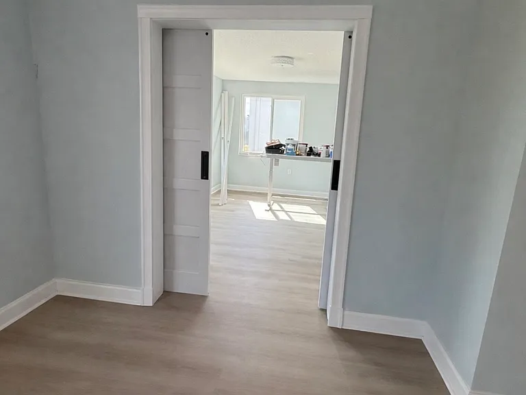 676 El Centro — Photo 10