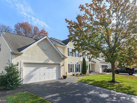 2nd image of 30 Palo Ln