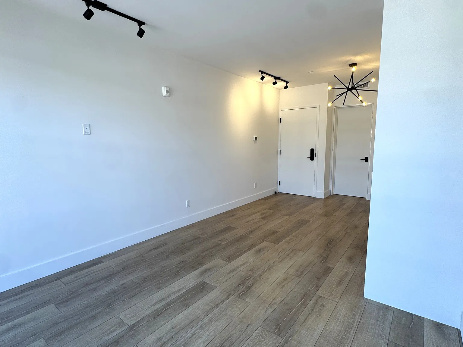 Studio, 335 sqft, $3,000 — Photo 4