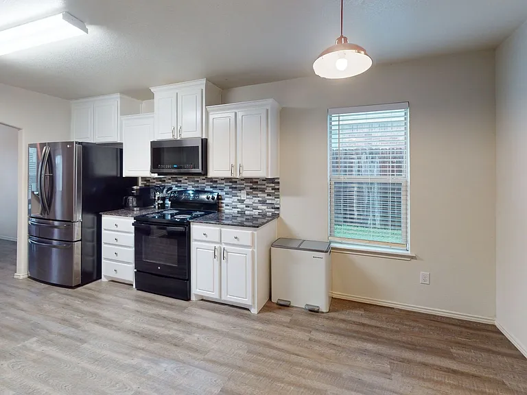 2703 Tara Dr — Photo 6
