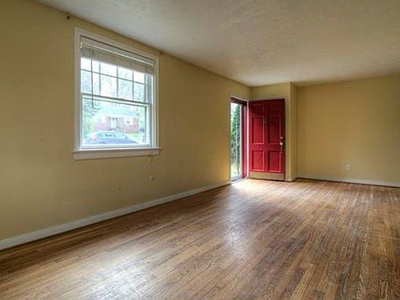 5th image of 1614 Westhill Rd