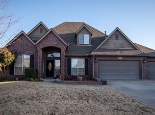 9401 N 95th Pl E, Owasso, OK 74055