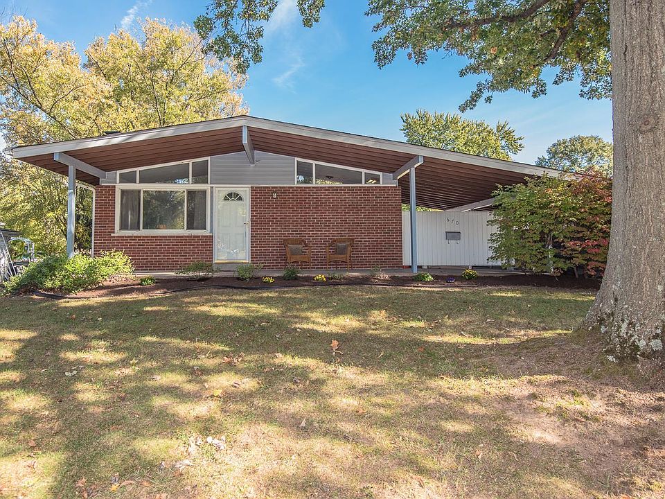 1st image of 670 Jamaica Pl
