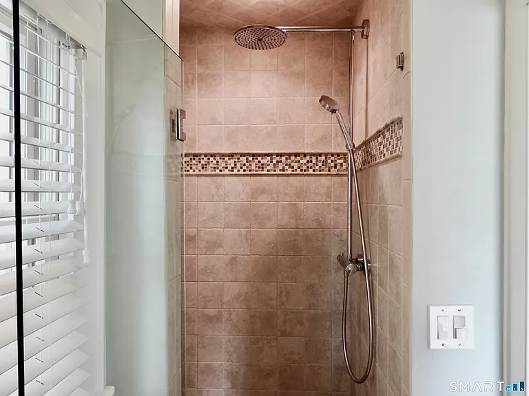 84 Sherman Ct — Photo 18