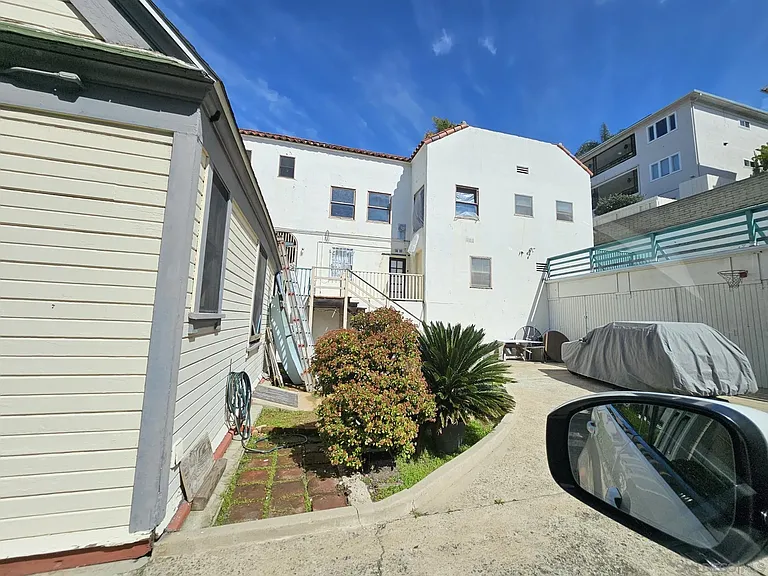 2251 Brant St — Photo 21