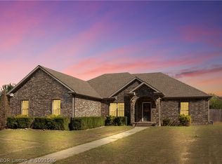 2406 N Mountain Grove Rd, Alma, AR 72921