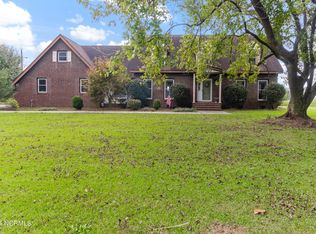 562 Pasture Branch Rd, Rose Hill, NC 28458