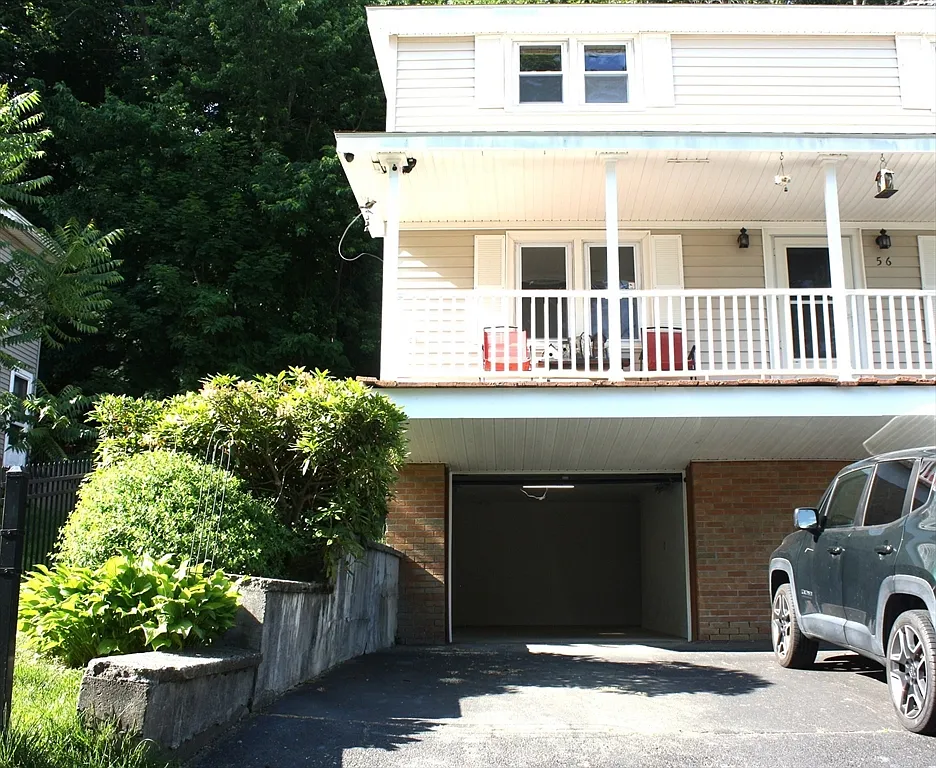 3 bed, 1.0 bath, 1980 sqft, $2,450 — Photo 1