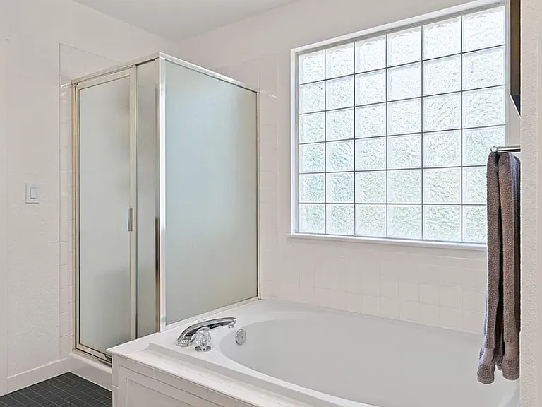 2297 Bristol St — Photo 32