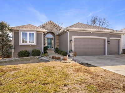 1012 SE Amber Ct, Blue Springs, MO, 64014