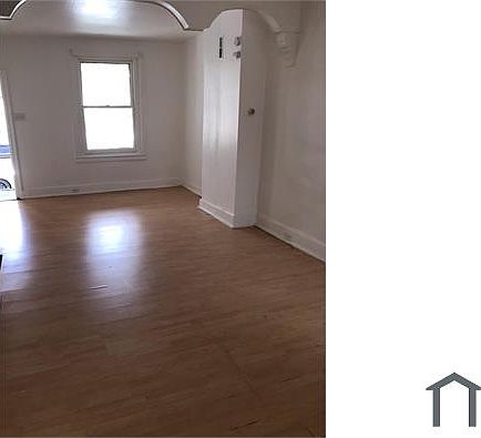 3rd image of 6323 Buist Ave