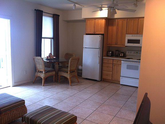 3rd image of 715 Caroline St #102