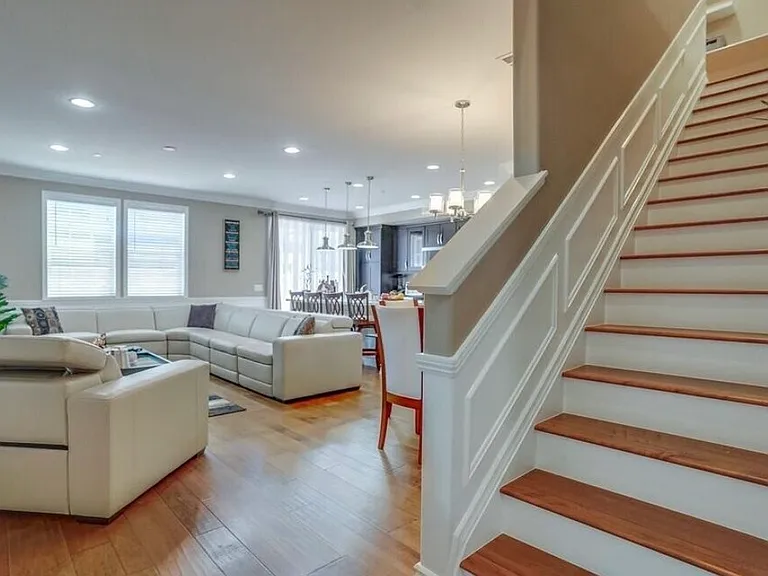 22057 Barrington Way — Photo 5