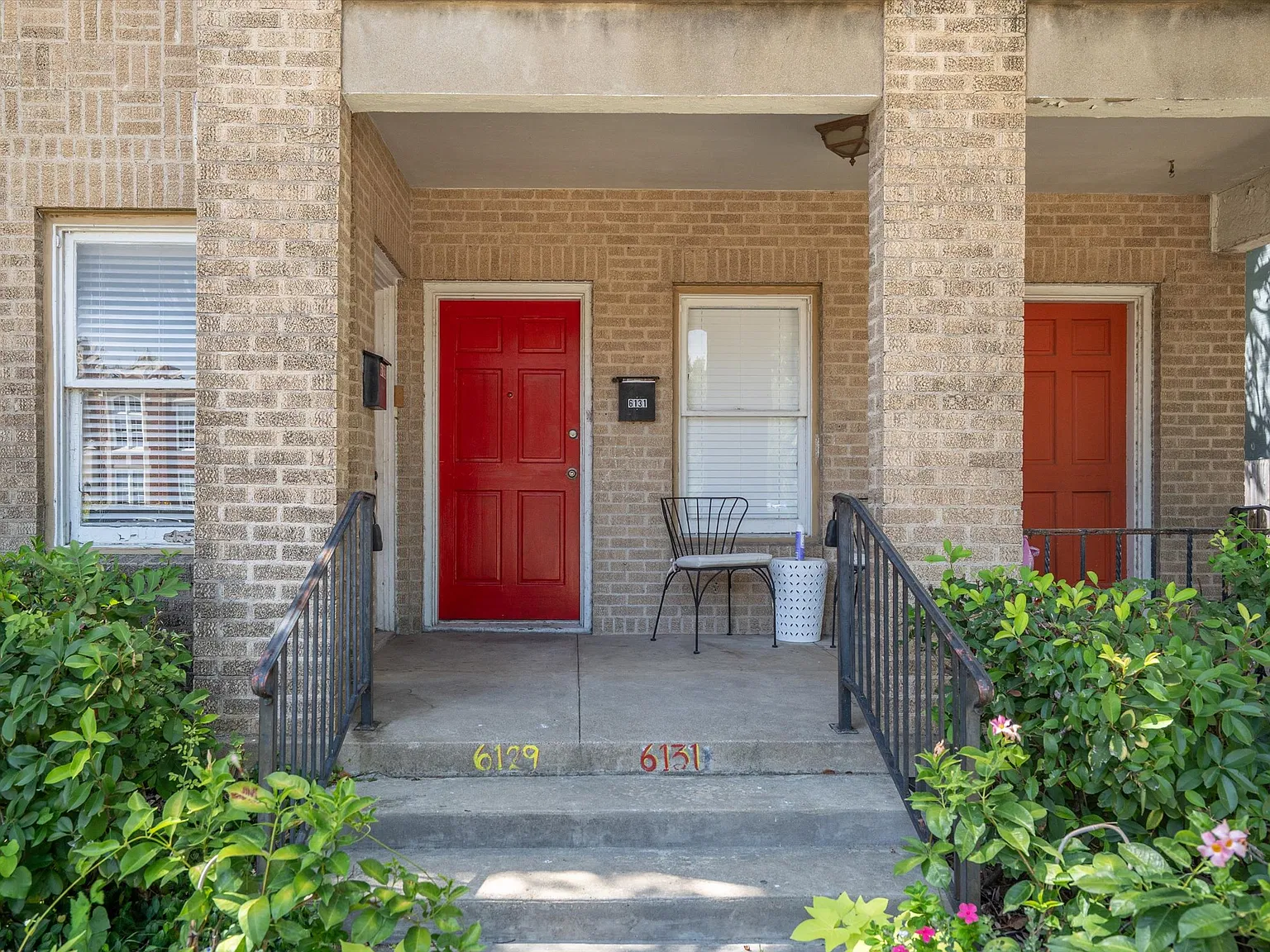 2 bed, 1229 sqft, $1,950 — Photo 2