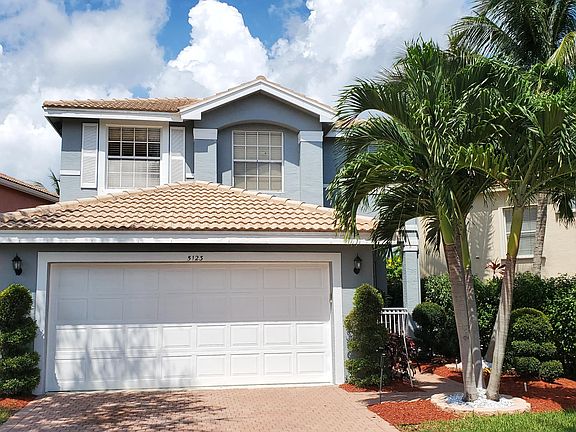 3rd image of 5123 Aurora Lake Cir