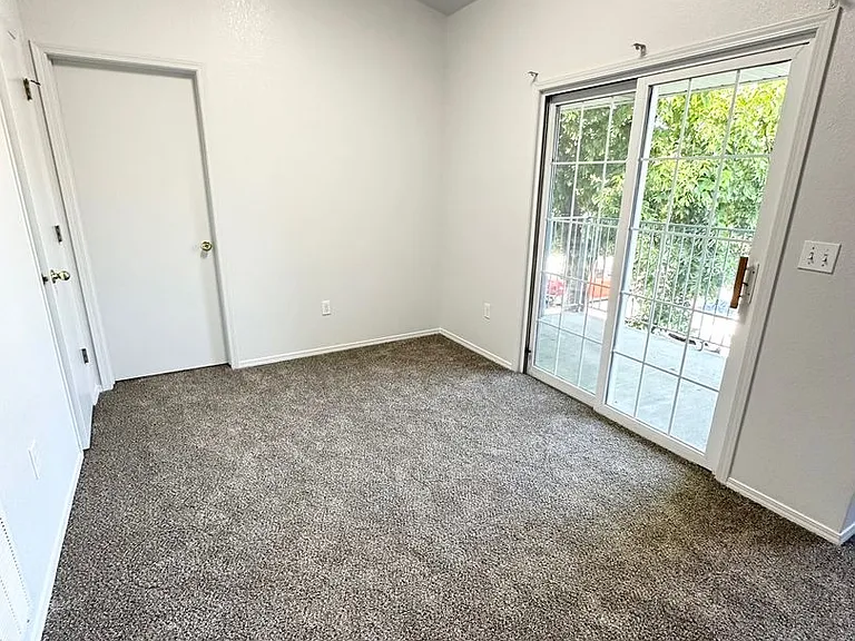 10673 W Halstead Ln #202 — Photo 5