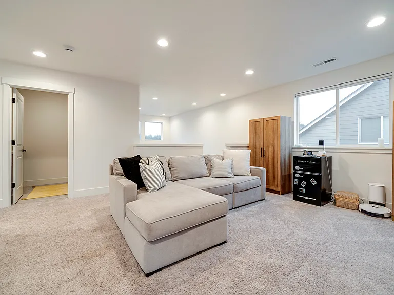18008 NE 48th Ct — Photo 6