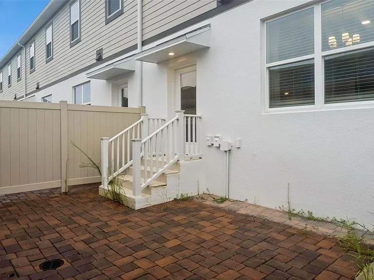 827 Creeping Fig St — Photo 18