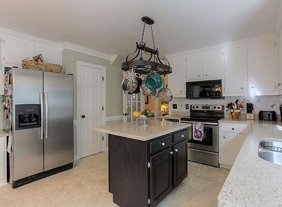 5th image of 10119 Heritage Ln