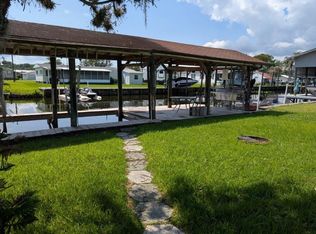 154 Moonlite Dr, Welaka, FL 32193