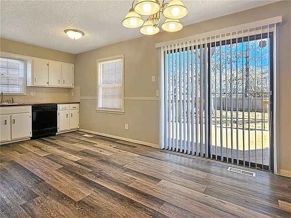 5th image of 6815 E 144th Pl