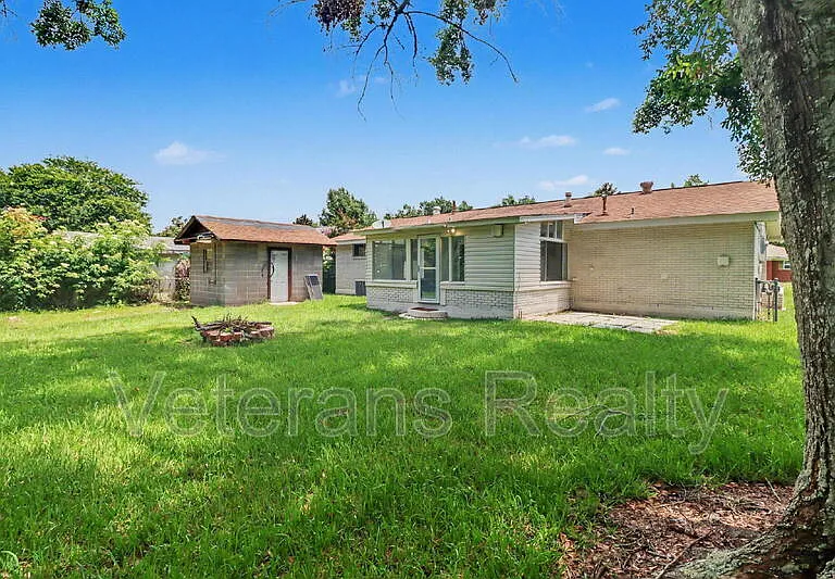 111 Valentine Dr — Photo 22