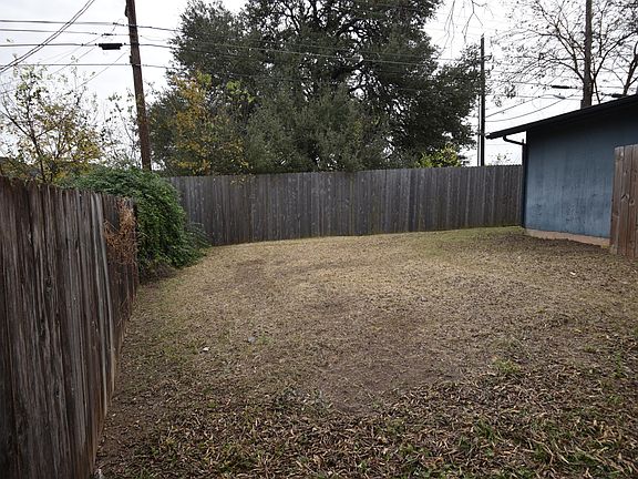 2nd image of 3321 Dolphin Dr #B