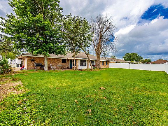 2nd image of 103 Aspen Dr