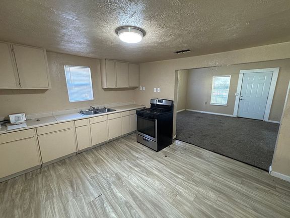 5th image of 903 Vine St