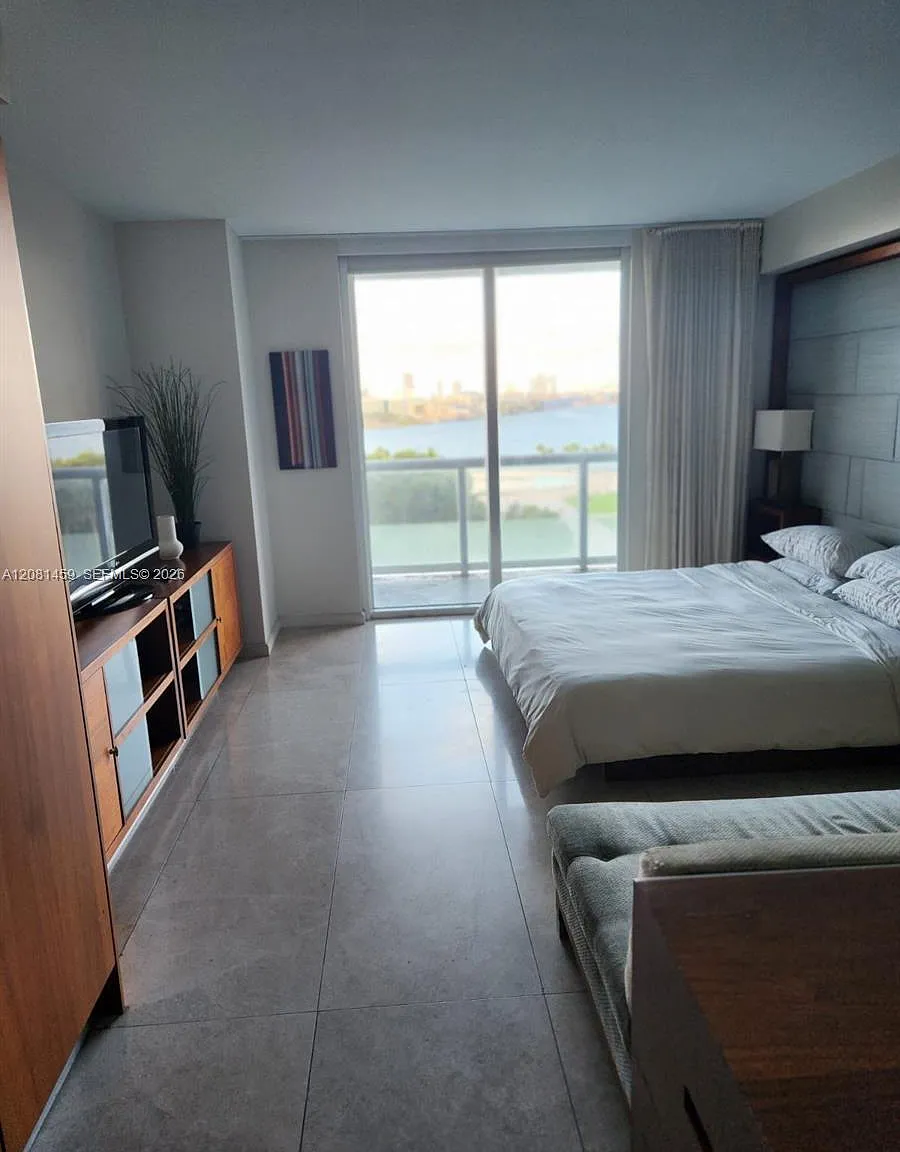 50 Biscayne Condo — Photo 4
