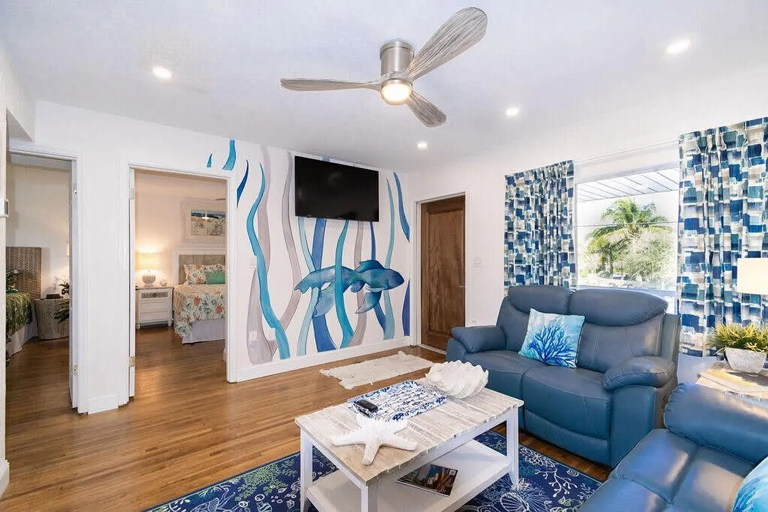 2 bed, 1.0 bath, $3,438 — Photo 3