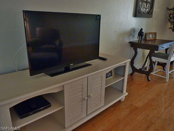 5th image of 1051 Forest Lakes Dr